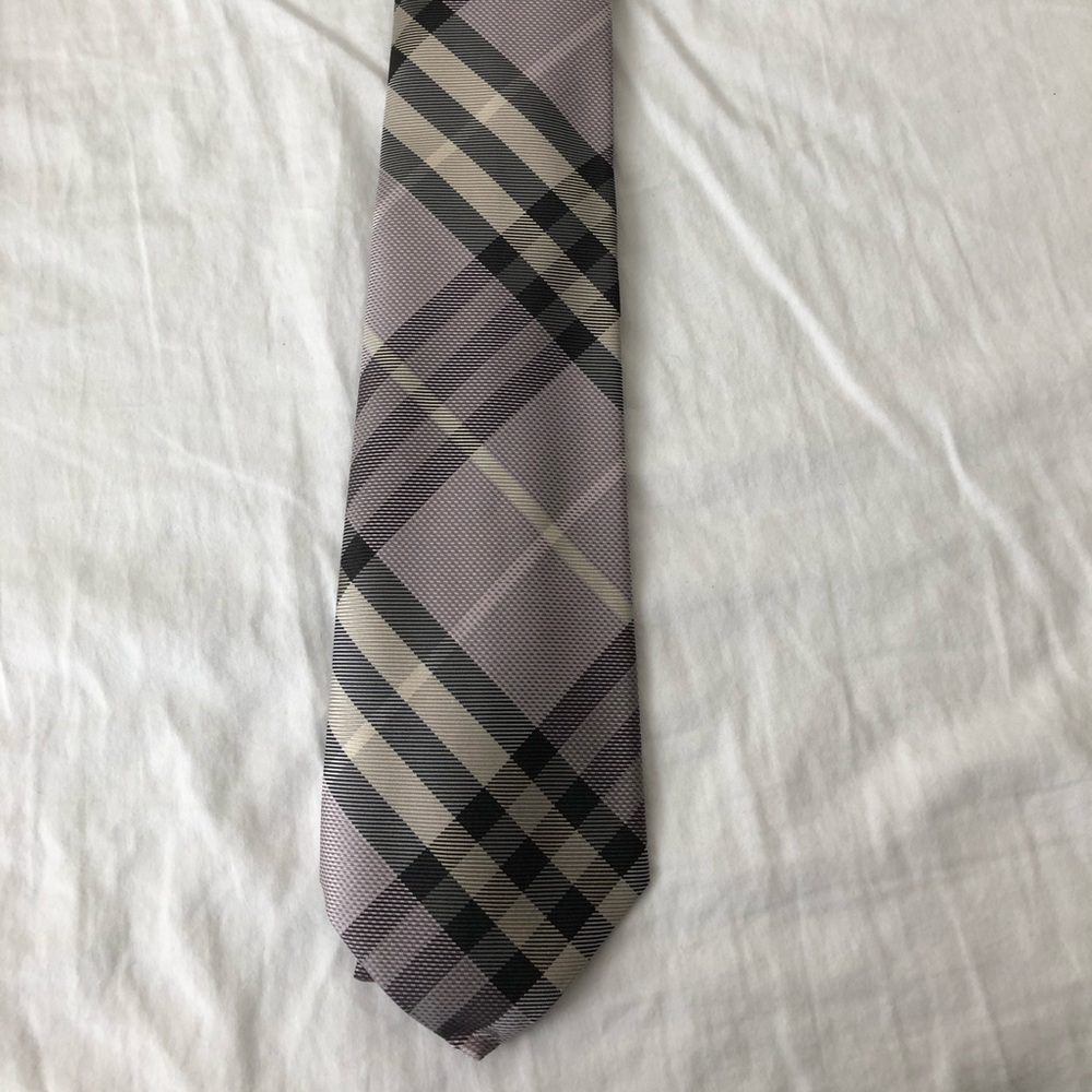 Burberry lavender silk tie
